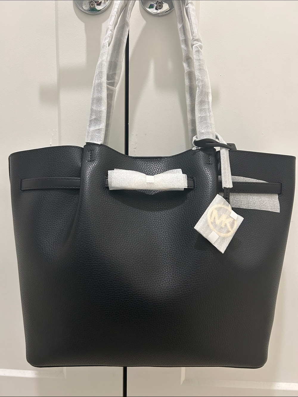 Michael Kors (NWT) Carson Large Pebbled Leather Tote Bag